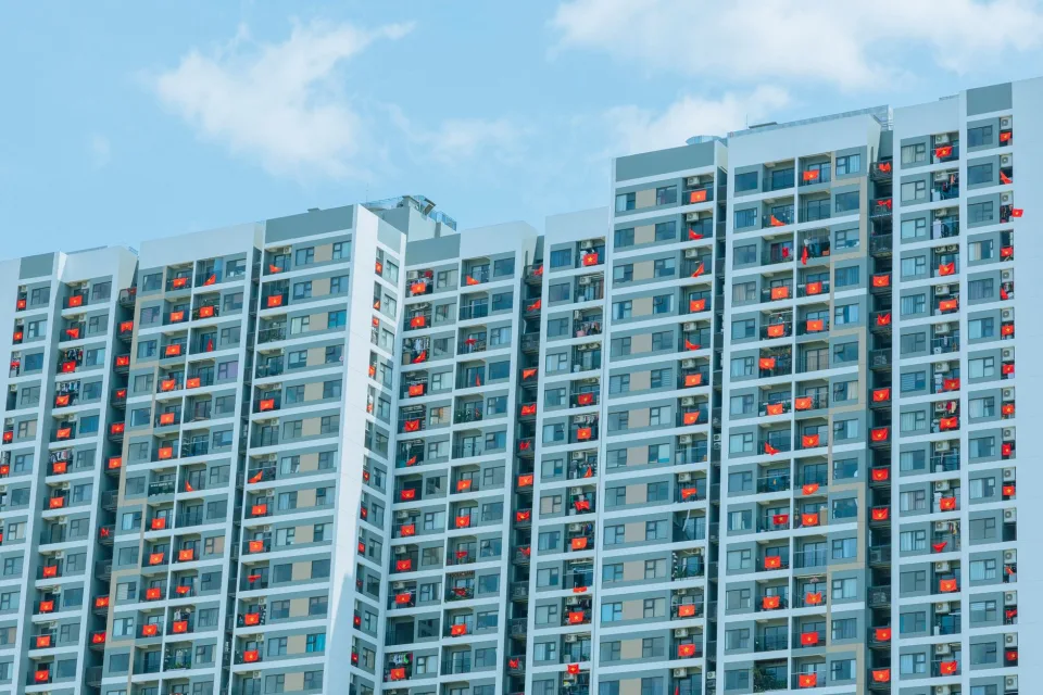 Khách xem nhà phố mặt tiền